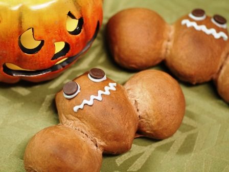 コウモリのチョコレートパン☆ハロウィンの朝にa