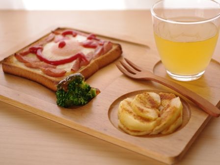 燻製風味のたまごトースト、ホットりんごシナモン