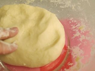 オレガノでトマトと厚切りベーコンのピザ04