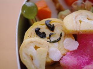八重たんとキビタンの仲良しキャラ弁当04