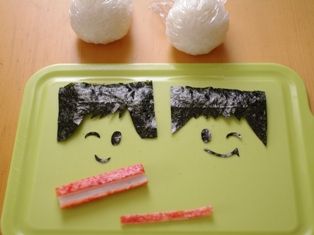 超簡単なかよしおにぎりキャラ弁当01