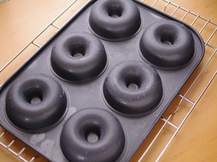 生クリームとゼラチンリーフで簡単なまドーナツ10