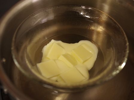 ホワイトチョコレートとシナモンシュガーのポルボロン01