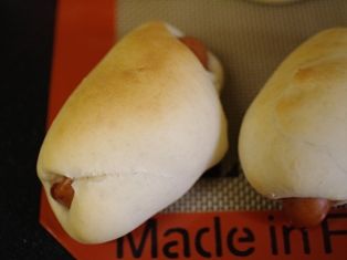 ソーセージで満足簡単手ごねパン06