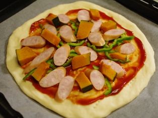 生地から手作り簡単ピザ06