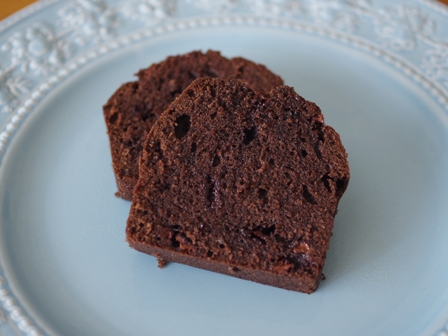 チョコレートケーキと食べられるドライフラワー06