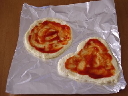 ホットケーキミックスで作る簡単ピザまいたけとソーセージの朝食ピザ04