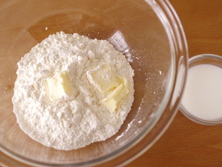 ホットケーキミックスで簡単デニッシュパンいちごとバナナ01