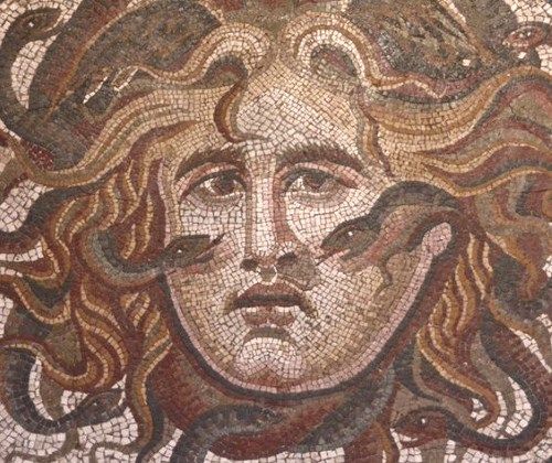 ギリシャ神話のメデューサの絵画12点 美を誇った女は怪物となり 首を斬られる メメント モリ 西洋美術の謎と闇