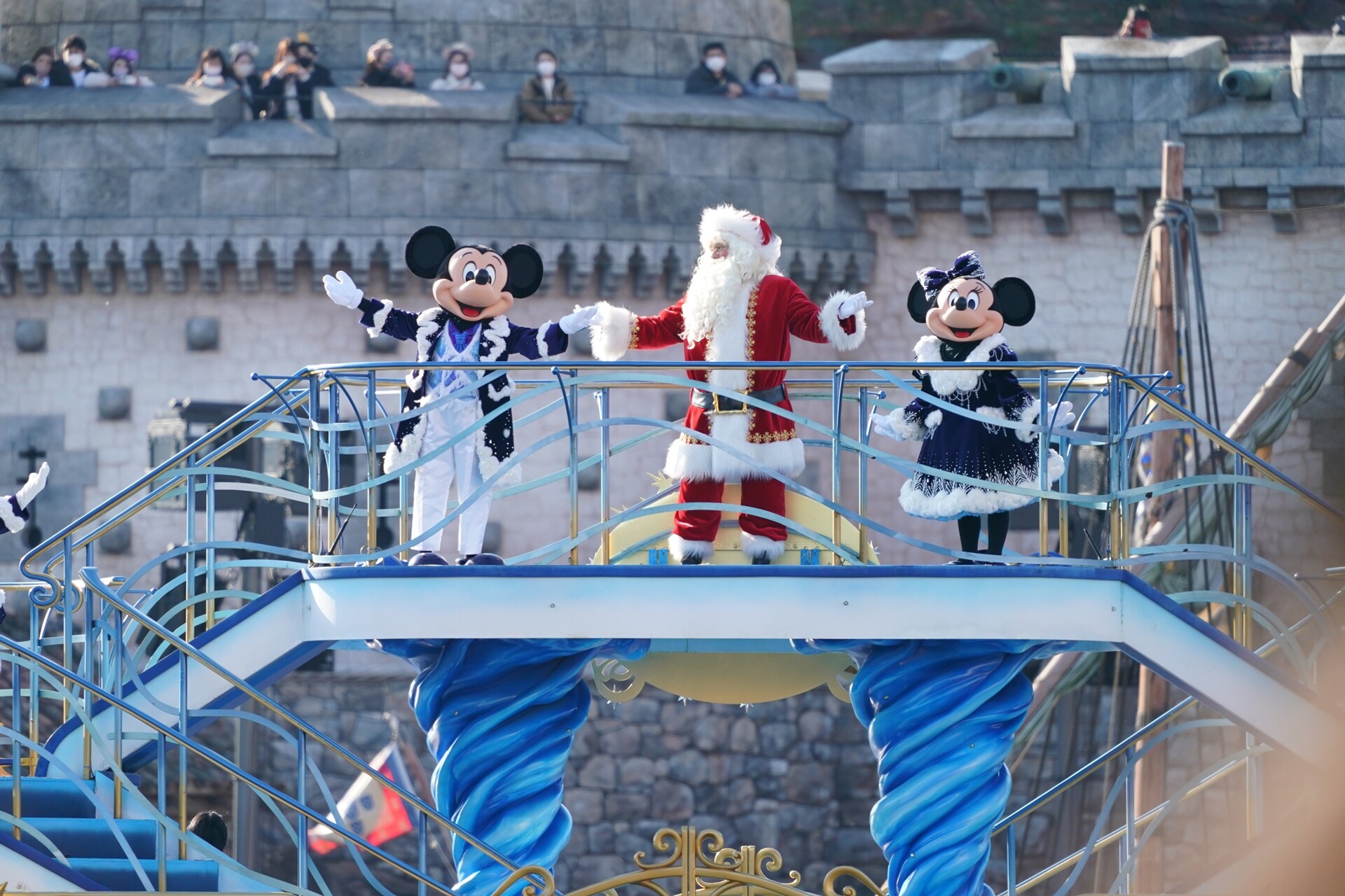 日曜くらいゆっくり寝たいよね Rabbit In Dawn