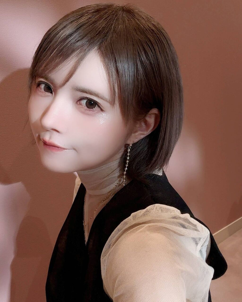 幸せでいたいなら、芸能界に入らないほうがいい。益若つばさが語る芸能界の真実