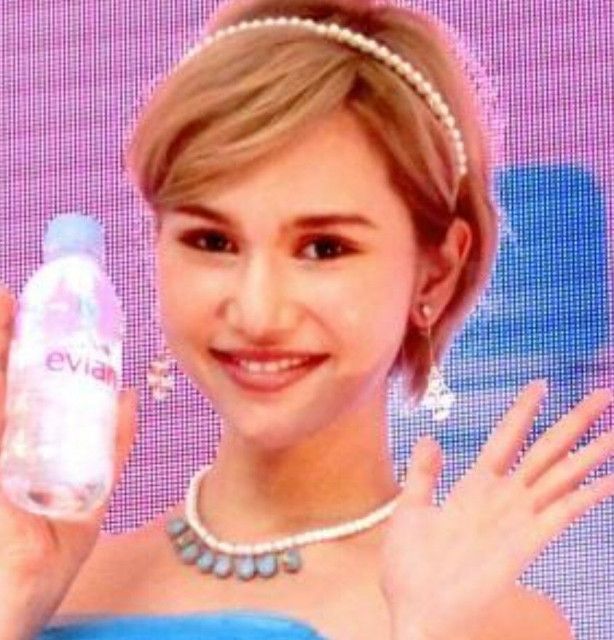 水沢アリーの現在！整形20回告白とその美しさについて