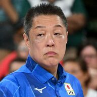 バレー界の裏側： 眞鍋監督の密会不倫とその真実
