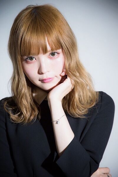 益若つばさのギャルメイクが渋谷109で話題に！