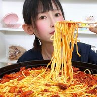 28.8kgの大食いタレントおごせ綾！心配になる特殊な食生活