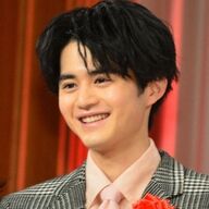 鈴鹿央士が語る、恩人女優のスカウト秘話とは？
