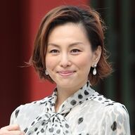 米倉涼子、自宅マンション前に異変！報道関係者が集結する。何がおきてる⁉