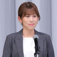 中川安奈の大胆網衣装が話題に！SNSでの反響を徹底解剖