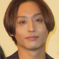 【嫌悪感】神田沙也加さんの元恋人前山剛久。ウィンクと衝撃の2文字投稿