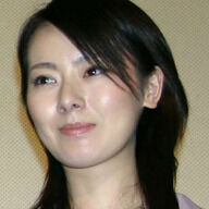 心の闇：遠野なぎこが経験した醜形恐怖症「母から醜い醜いと言われ」