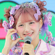 同一人物！？しなこ、ナチュラルメイクでガラリと印象チェンジ！