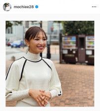 53歳のフリーアナが見せる全身真っ白の美しさと自信の秘訣