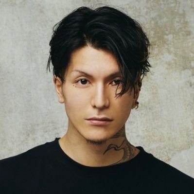 ジョリーとDJふぉいの論争：既婚者問題とその背景