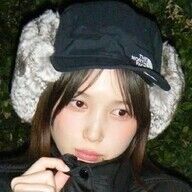 ラフなスタイルでコンビニデート？本田翼とあのちゃんの仲良しショット