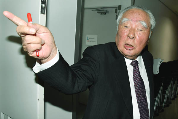 94歳で逝去した鈴木修氏、悪性リンパ腫の影響と医師の見解