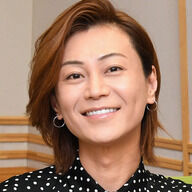 衝撃激変氷川きよしの人魚姿がヤバいｗｗｗビキニで美バスト見せつけてるやん。