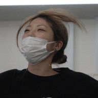 何があった？！元プッチモニ女優・衝撃の赤髪・タトゥー姿に。