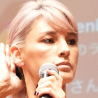 梅宮アンナが新婚ホヤホヤ！世継恭規さんとの素敵なツーショット公開