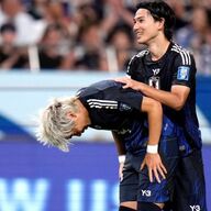 伊東純也、復帰ゴールで感涙の深々一礼！