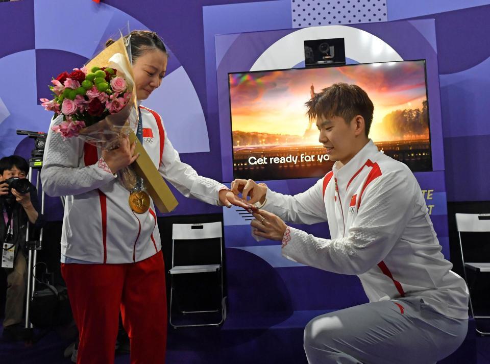 中国ペアが金メダル獲得後に感動プロポーズ！バドミントン界の新たなエピソード