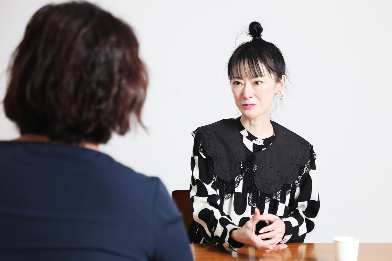 髪の毛を掴まれて壁に叩きつけられ、引きずり回され。遠野なぎこ母からの壮絶虐待