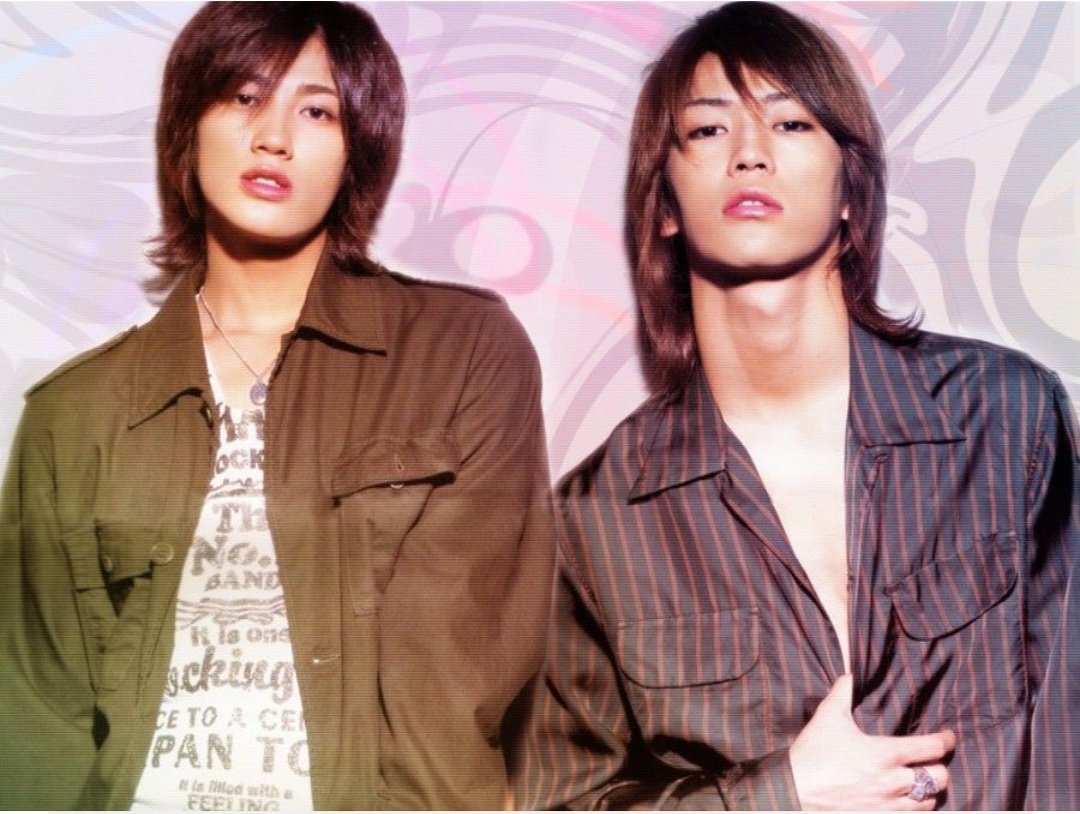 奇跡の2S！亀梨和也と赤西仁の密着にファン騒然！ファン爆泣き