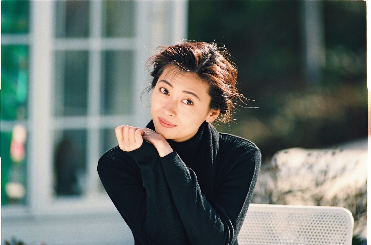 6畳生活から月給5万円の奮闘を経て—中山美穂の物語