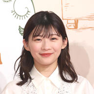 伊藤沙莉が結婚！蓬莱竜太氏とのロマンティックなプロポーズの舞台裏
