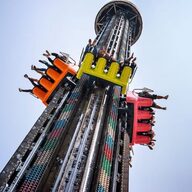 仮想通貨市場の危機: ビットコイン9万3000ドル、ドージコインの27%急落の背景