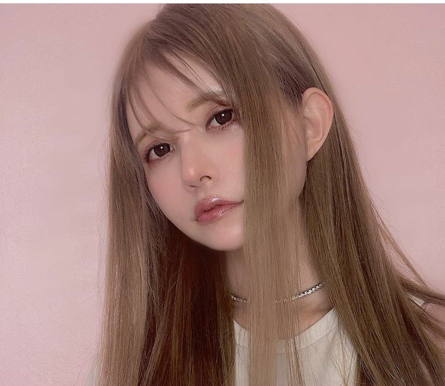 「口が曲がってる」と話題！益若つばさ『さんま御殿』出演の真相とは