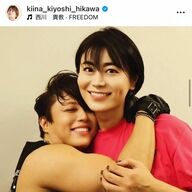 氷川きよし、アニソンライブで西川貴教お兄ちゃんと密着ハグ！！