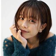 病院ベット、祖母の写真投稿が引き起こす波紋：夏芽すずの反論とSNSの影響