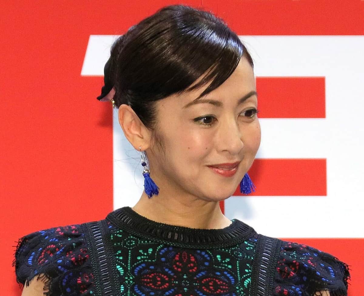斉藤由貴の美貌を受け継いだ水嶋凜、25歳の誕生日！！