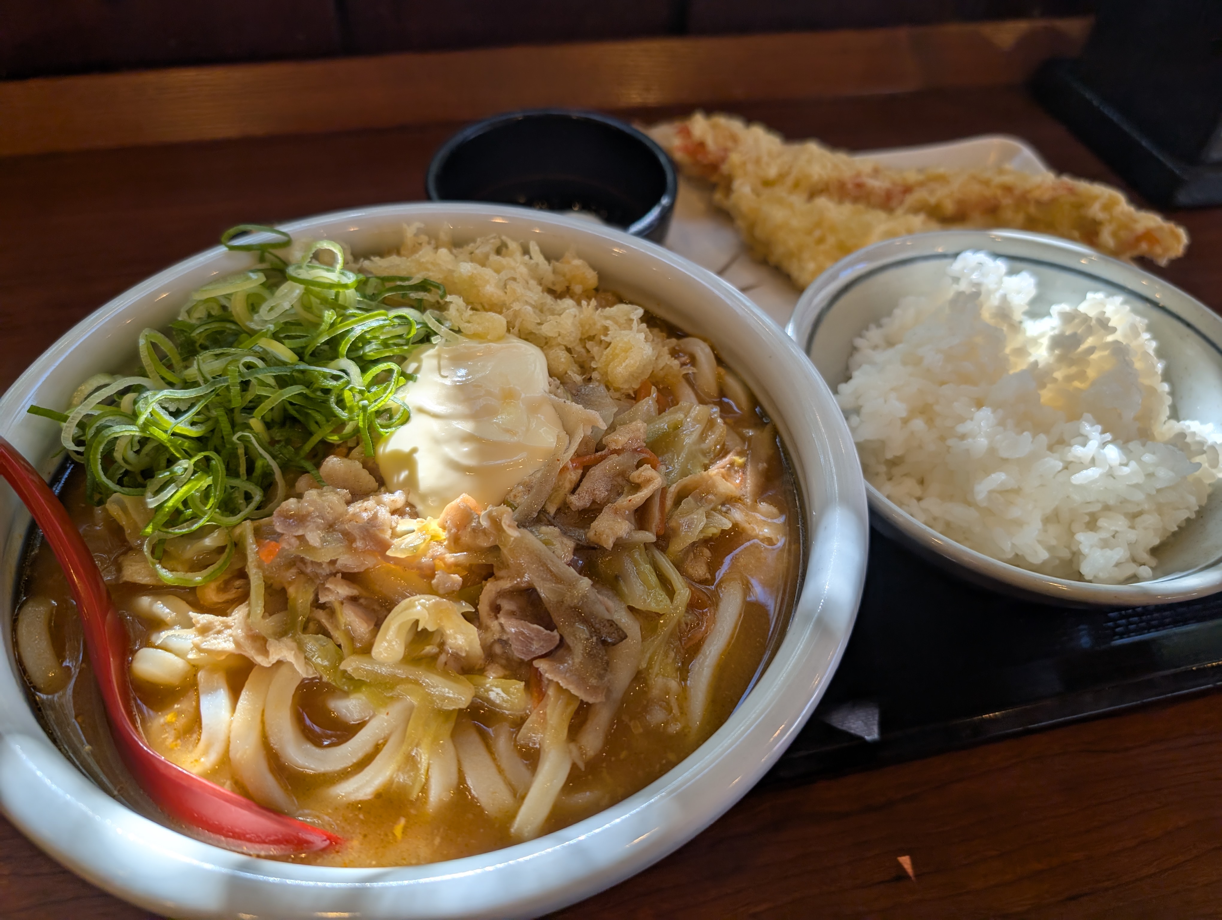 【オープニング 大放出セール】 丸亀製麺/あきる野店 【限定/俺たちのガリバタマヨ ＠あきる野 靴