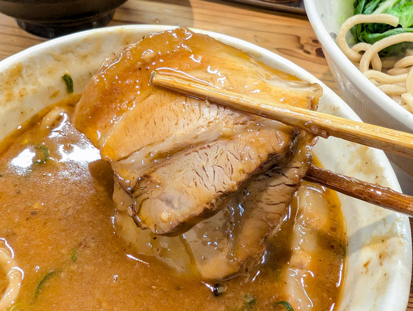 PXL_20251225_031714180.RAW-01.COVER