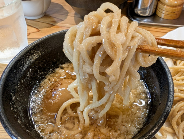 PXL_20250808_021957218.RAW-01.COVER