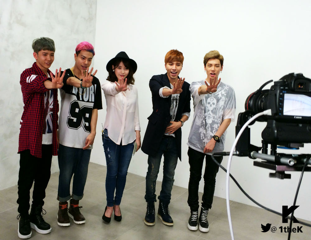 清楚なiuとスタイリッシュなhigh4の軽やかなハーモニーが春を呼ぶ 春 恋 桜の花じゃなくて Mv K Popの端っこ