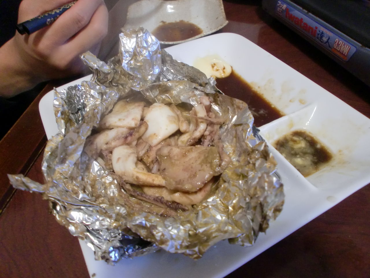 ホイル焼きと日本酒の晩酌 憧れの焚き火調理 風呂あがりジョッキ生 ホイル焼きと日本酒の晩酌 憧れの焚き火調理 風呂あがりジョッキ生