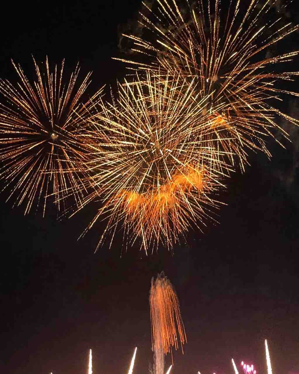 青森市 浅虫温泉花火大会 超ド迫力 青森の夏が始まる 青森で生きて行く