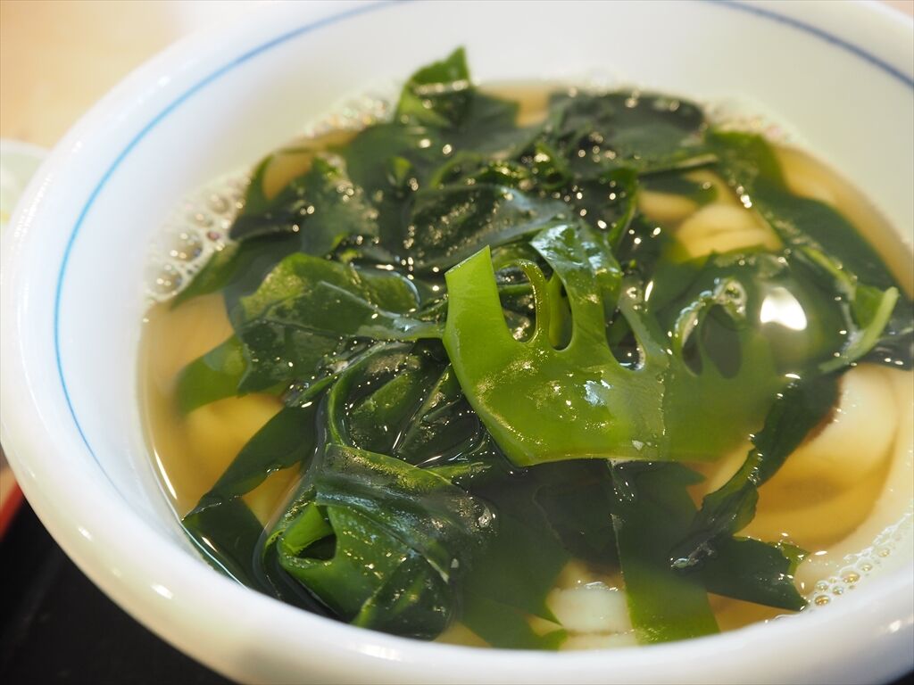 おうどん 瀬戸晴れ 6回目 コリコリわかめうどん 志度産の牡蠣天 惰性的にうどん巡礼中 A